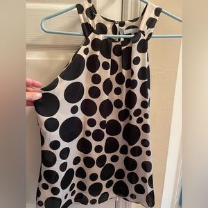 Violet & Claire crème with black dots top